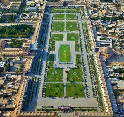 Naqsh-Jahan-Platz, Isfahan, ein Ort, an dem Kunst, Politik, Religion und Wirtschaft vereint sind